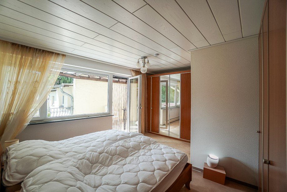 Haupthaus OG Schlafzimmer Einfamilienhaus Mainz