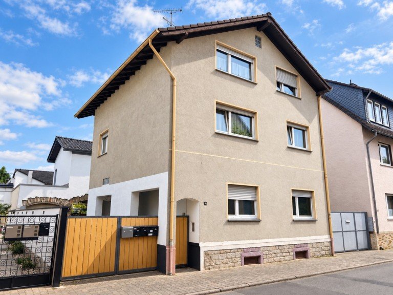 Hausansicht Bischofsheim Mehrfamilienhaus Voll vermietetes 3-Familienhaus auf WEG-geteiltem Grundst�ck *Verkauf im Bieterverfahren*