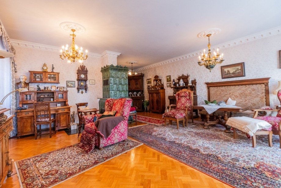 Wohnzimmer_Vorderhaus Zweifamilienhaus Bischofsheim