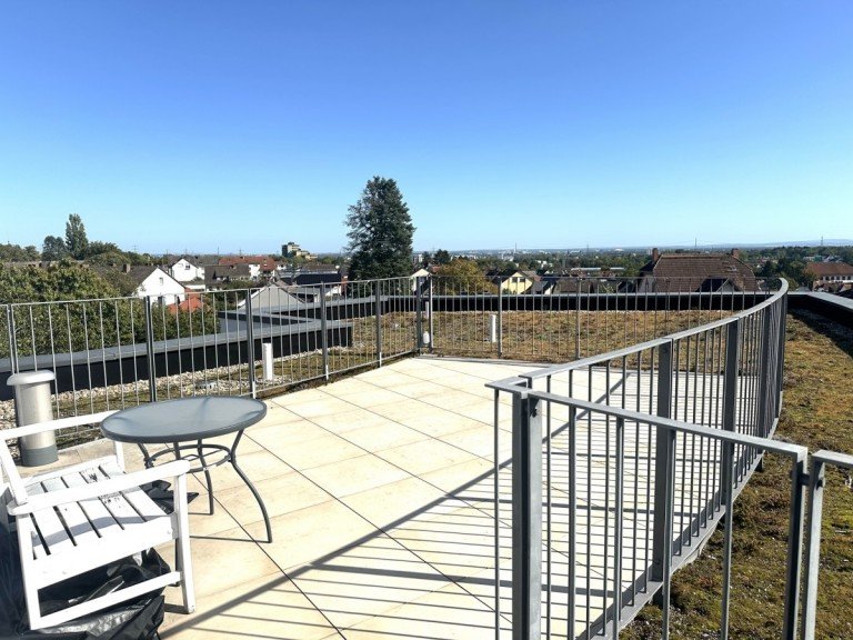Dachterrasse Hofheim - Main-Taunus-Kreis (Kreis) Penthousewohnung Penthouse mit Dachterrasse 4 Zimmer Wohnung in Hofheim, Luxusausstattung und 2xTG-Stellp�tze!