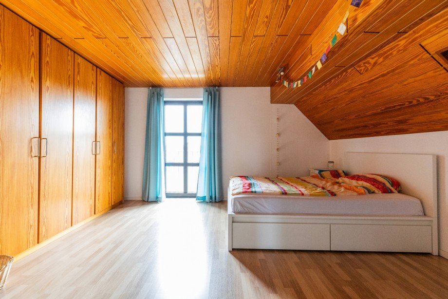 Schlafzimmer Whg. DG Zweifamilienhaus Bischofsheim
