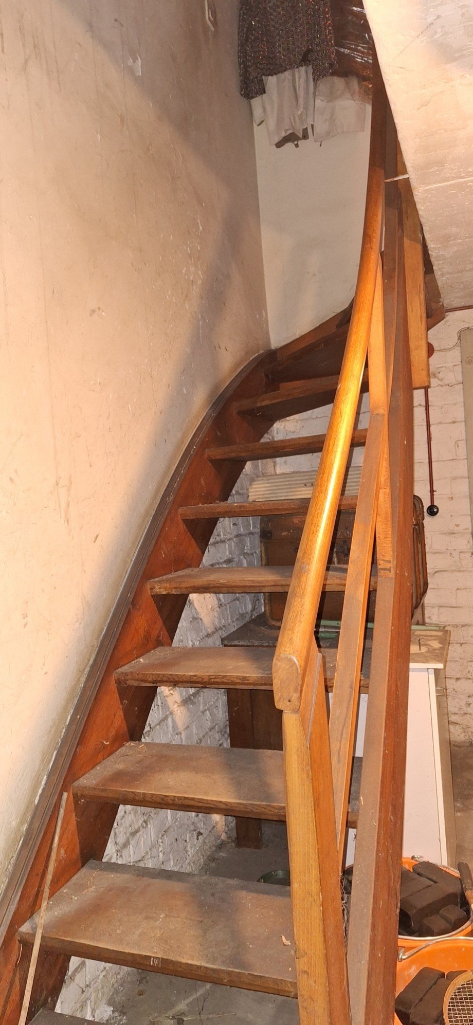 Treppe in den Keller Doppelhaush�lfte Wiesbaden / Wiesbaden Nordost