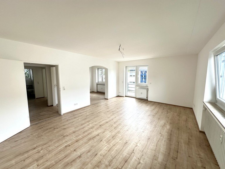 Wohnbereich Bild 1 Kriftel Etagenwohnung Ruhige Wohnlage 3,5 Zimmerwohnung in einem 3-Parteienhaus!