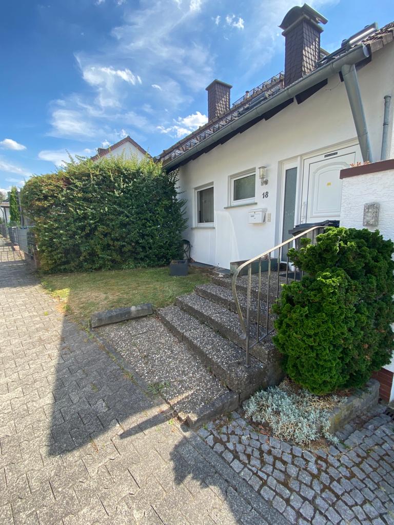 Hausansicht Eppstein / Niederjosbach Reihenhaus Besondere Gelegenheit: Reihenhaus mit Kamin und Garten!