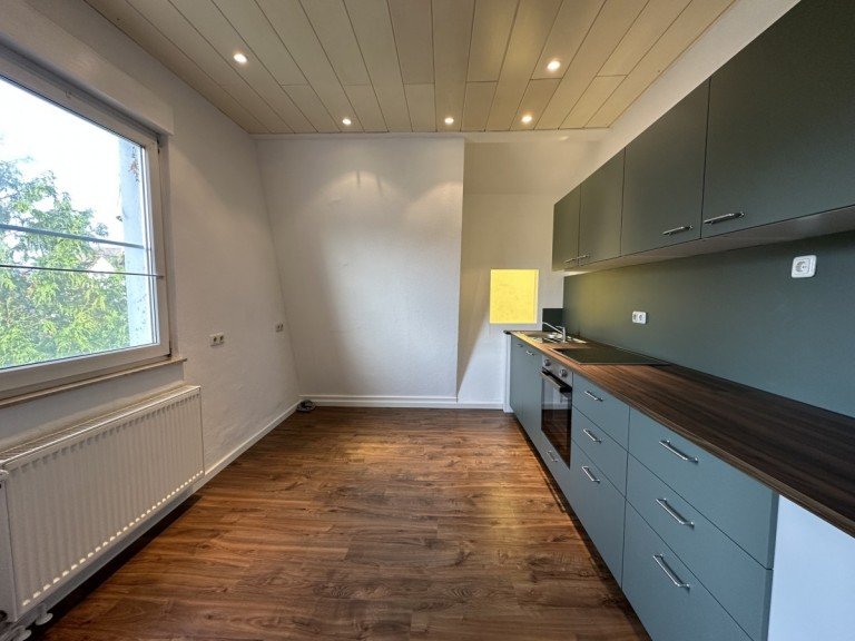 K�che Bischofsheim Etagenwohnung Gem�tliche 2 -Zimmer mit Wanne und EBK*Ihr neues Zuhause*
