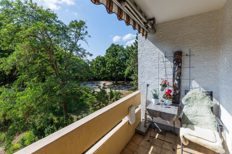 Ansicht Balkon Wohnzimmer Etagenwohnung Mainz-Kostheim