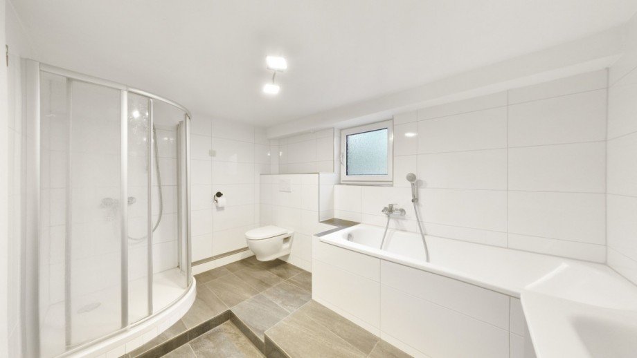 Badezimmer_KG Zweifamilienhaus Bischofsheim