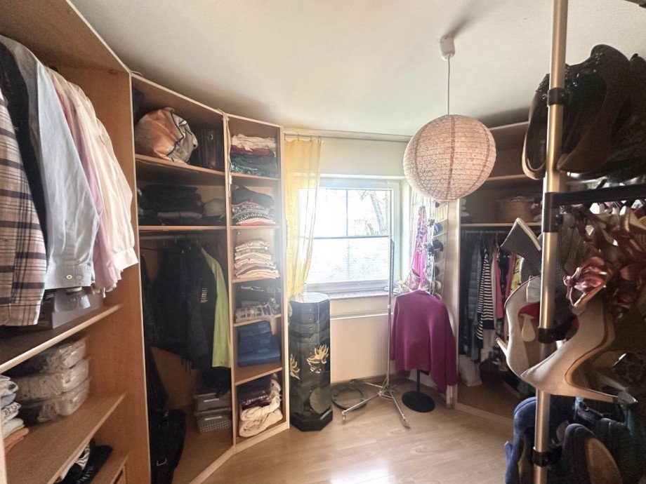 Ankleidezimmer Doppelhaush�lfte Frankfurt am Main