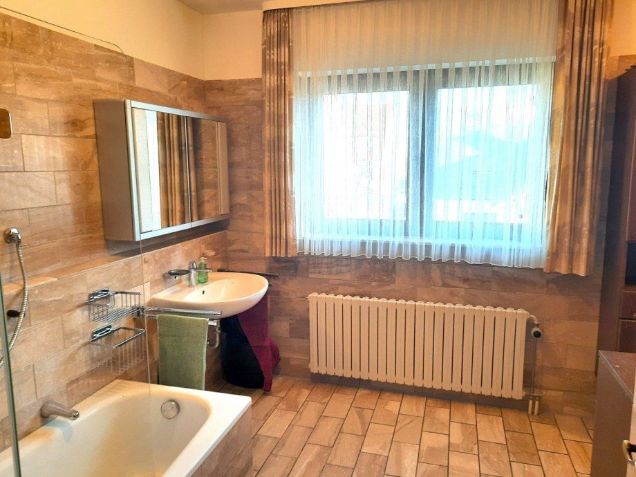 Marmorbad 1.OG Einfamilienhaus Kriftel