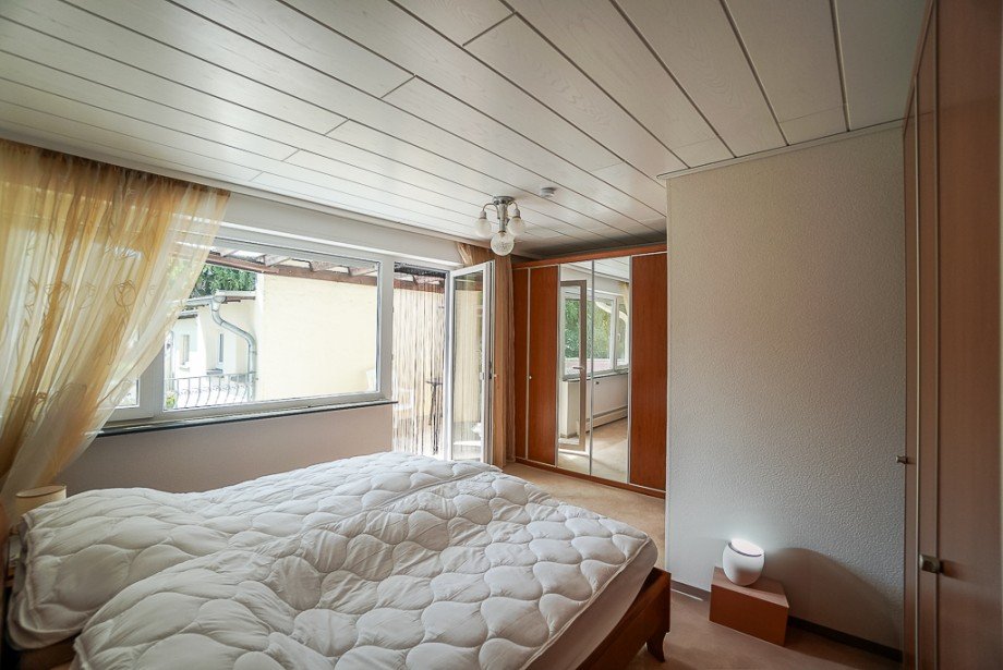 Haupthaus OG Schlafzimmer Einfamilienhaus Mainz