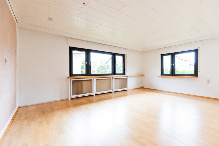 Wohnzimmer Whg. EG_Ansicht 1 Mehrfamilienhaus Bischofsheim