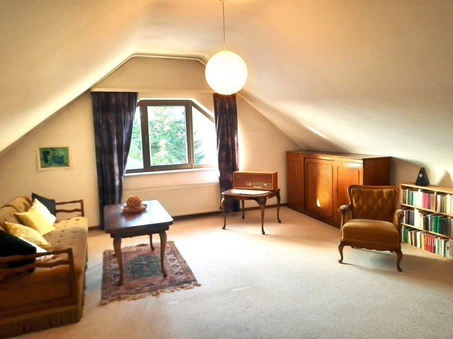 2.OG_Gro�es Dachzimmer Einfamilienhaus Kriftel