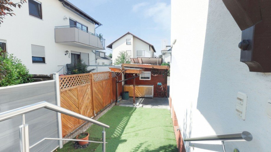 Eingang Zweifamilienhaus Bischofsheim