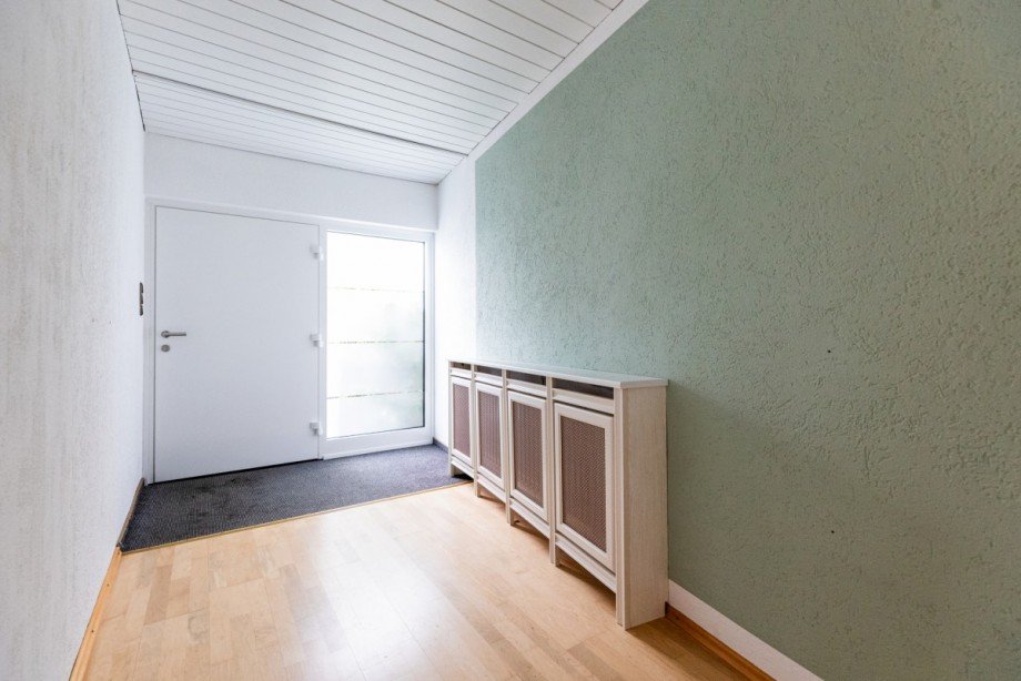 Eingangsbereich Mehrfamilienhaus Bischofsheim