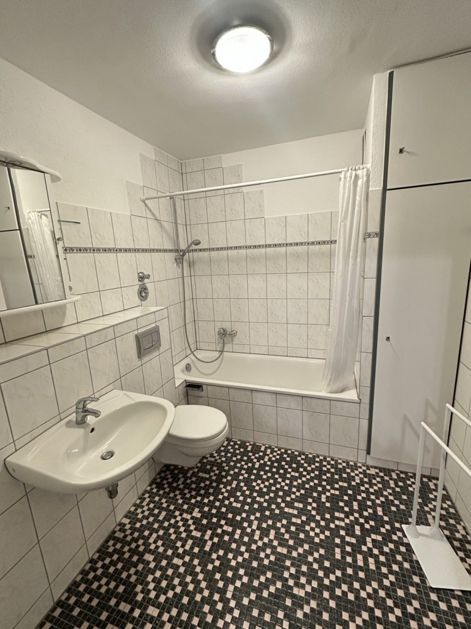 Wannenbad Etagenwohnung Glash�tten