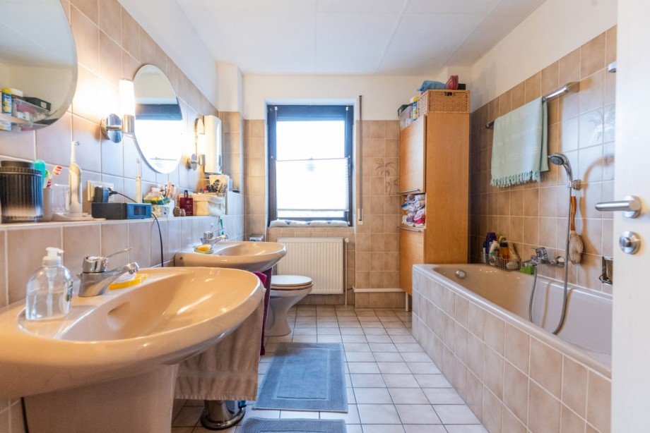 Tageslichtbad_Ansicht 1 Etagenwohnung Bischofsheim