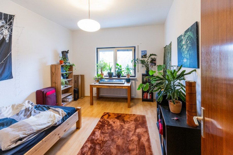 Schlafzimmer 2-Zimmer- WHg. 1.OG Hinterhaus Mehrfamilienhaus Dieburg