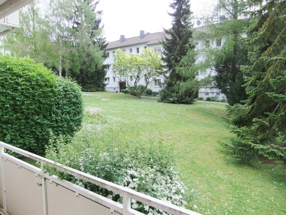 Blick vom Balkon Bild 1 Erdgeschosswohnung Wiesbaden