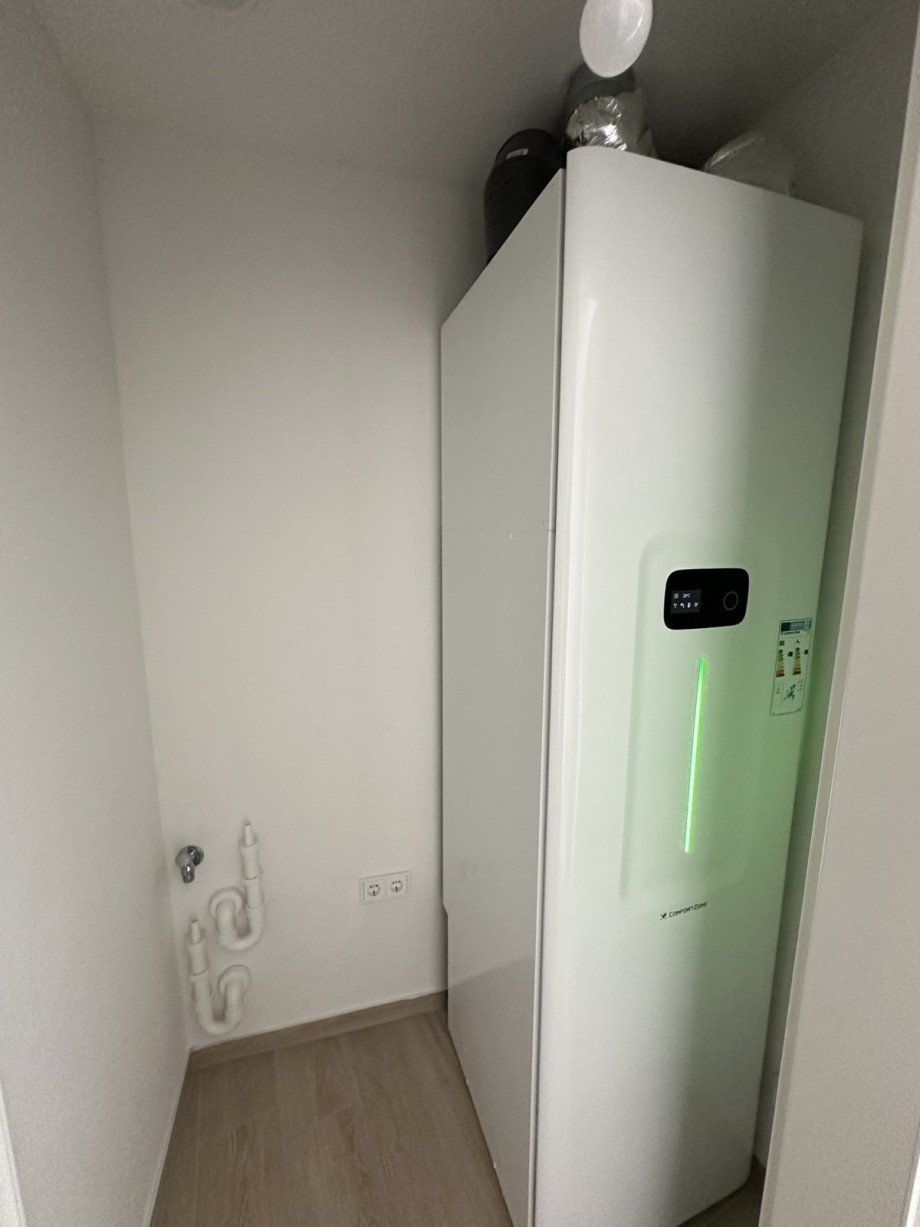 Luft W�rme Heizung u. Anschluss Waschmaschine Penthousewohnung Hofheim