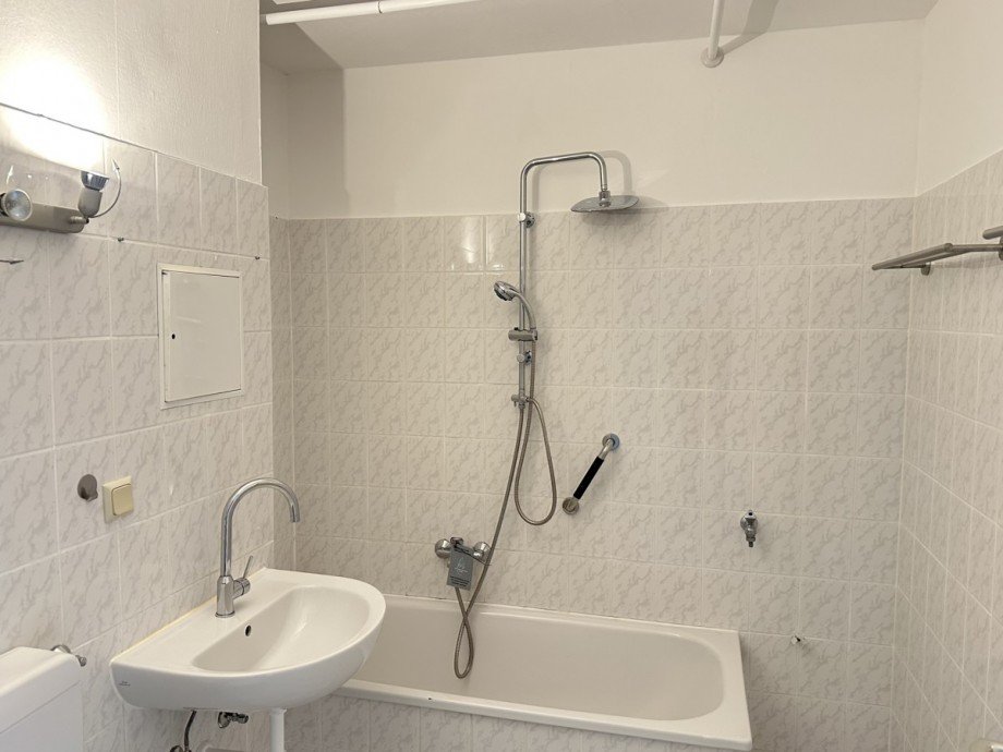 Wannenbad Etagenwohnung Niedernhausen