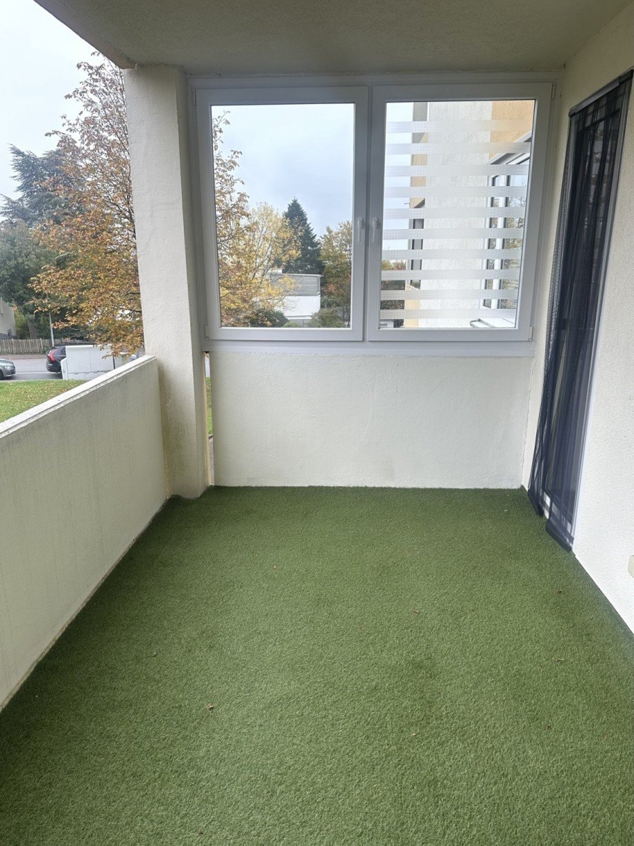 gr. Balkon Etagenwohnung Glash�tten