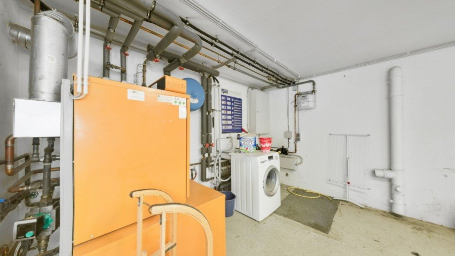 Garage_Heizungsraum Zweifamilienhaus Pfaffen-Schwabenheim