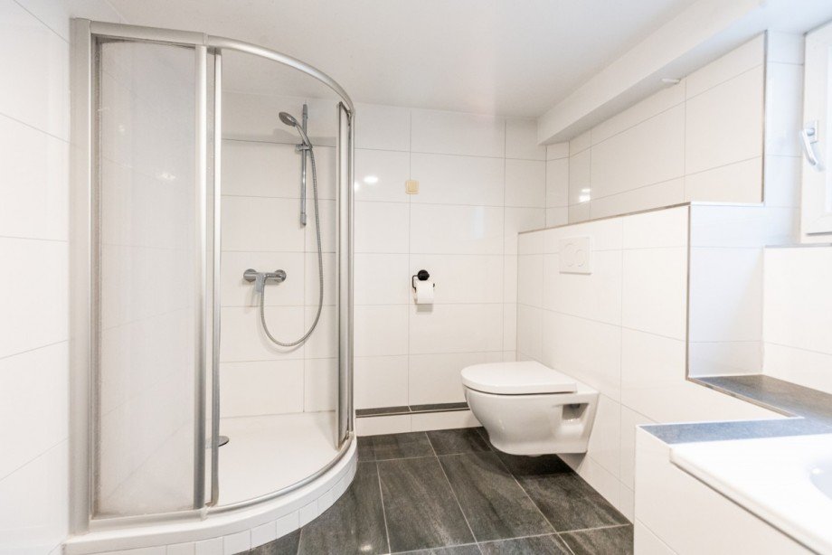Badezimmer Whg. EG_Ansicht 2 Mehrfamilienhaus Bischofsheim