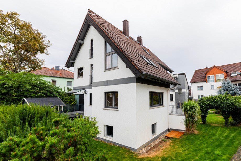 Aussenansicht Zweifamilienhaus Bischofsheim
