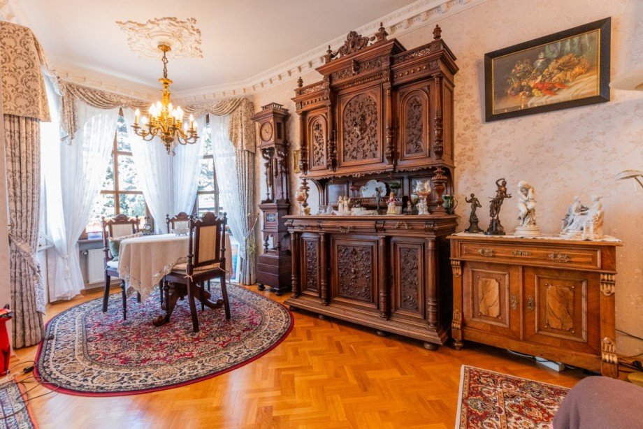 Wohnzimmer_Vorderhaus Zweifamilienhaus Bischofsheim