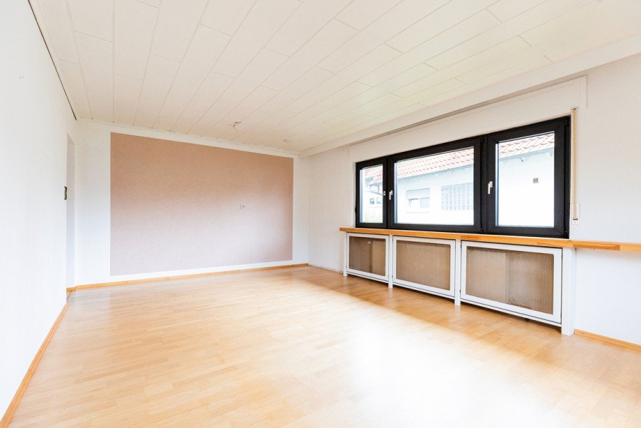 Wohnzimmer Whg. EG_Ansicht 2 Zweifamilienhaus Bischofsheim