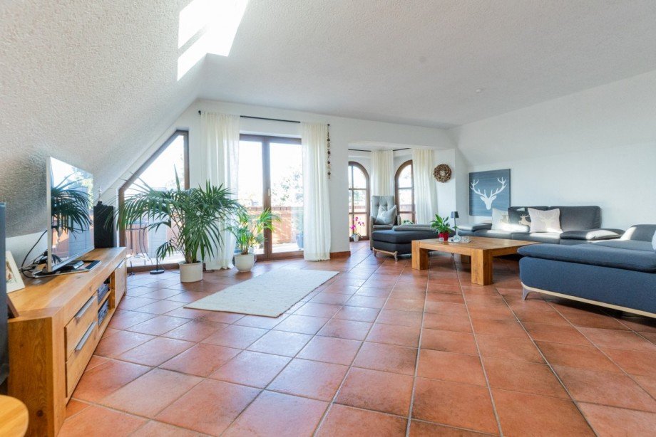 Wohnzimmer DG_Hinterhaus Zweifamilienhaus Bischofsheim