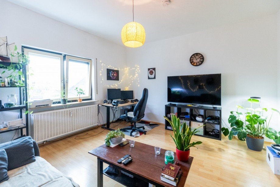 Wohnzimmer 2-Zimmer- WHg. 1.OG Hinterhaus Mehrfamilienhaus Dieburg