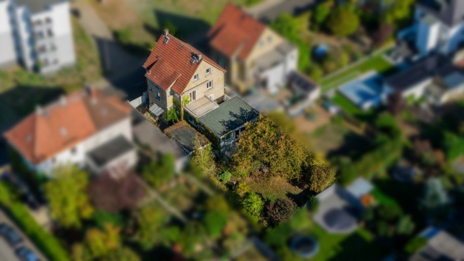 Schr�gansicht hinten Zweifamilienhaus Bischofsheim