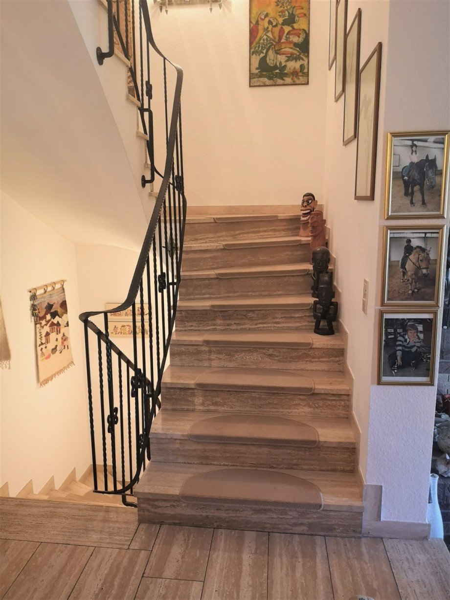 Aufgang zum DG Reihenhaus Eppstein / Niederjosbach