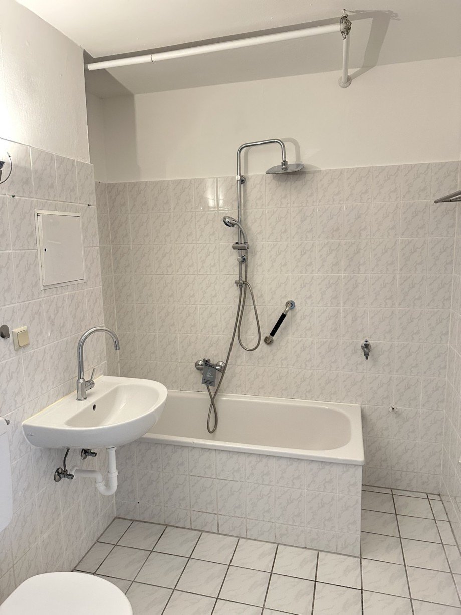 Wannenbad Etagenwohnung Niedernhausen