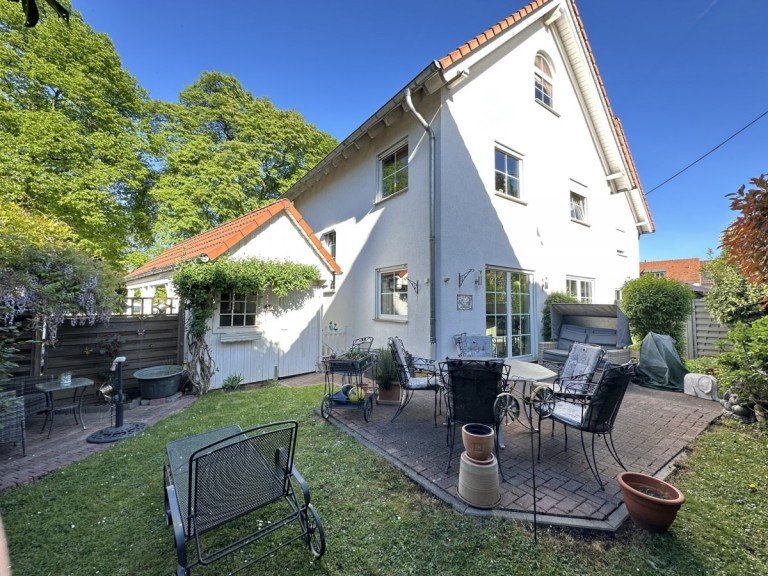 Garten u. Terrasse Frankfurt am Main Doppelhaush�lfte Tolles Familyhaus in ruhiger Lage!