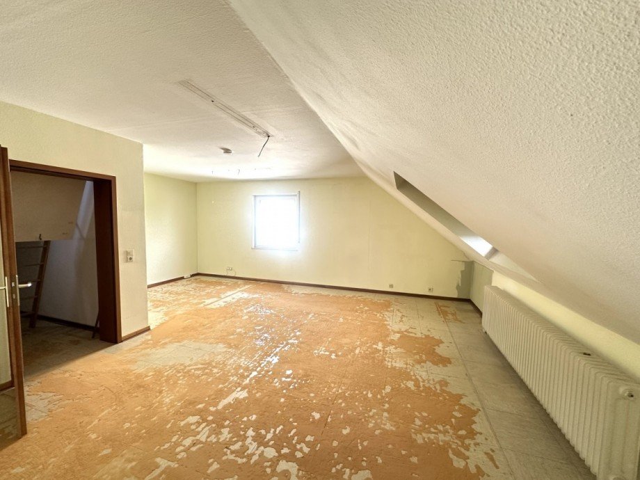 Zimmer 1 im DG. Reihenendhaus Kriftel