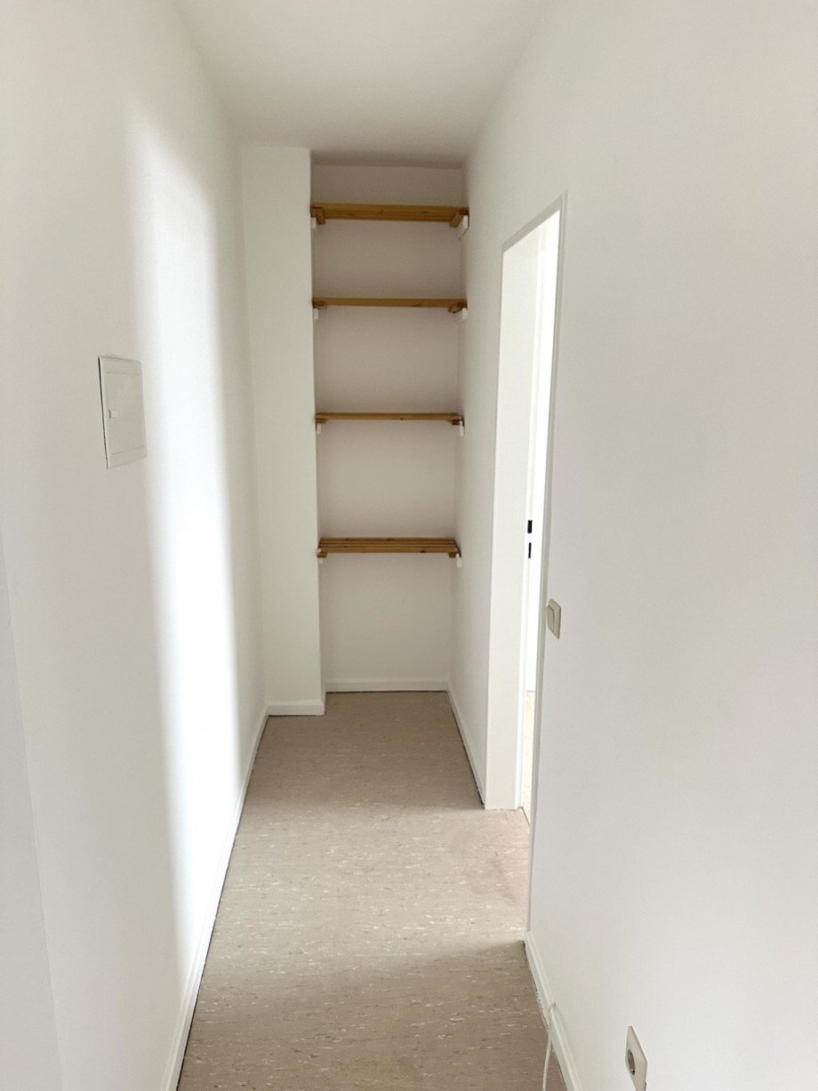 Flur mit Abstellbereich Etagenwohnung Niedernhausen