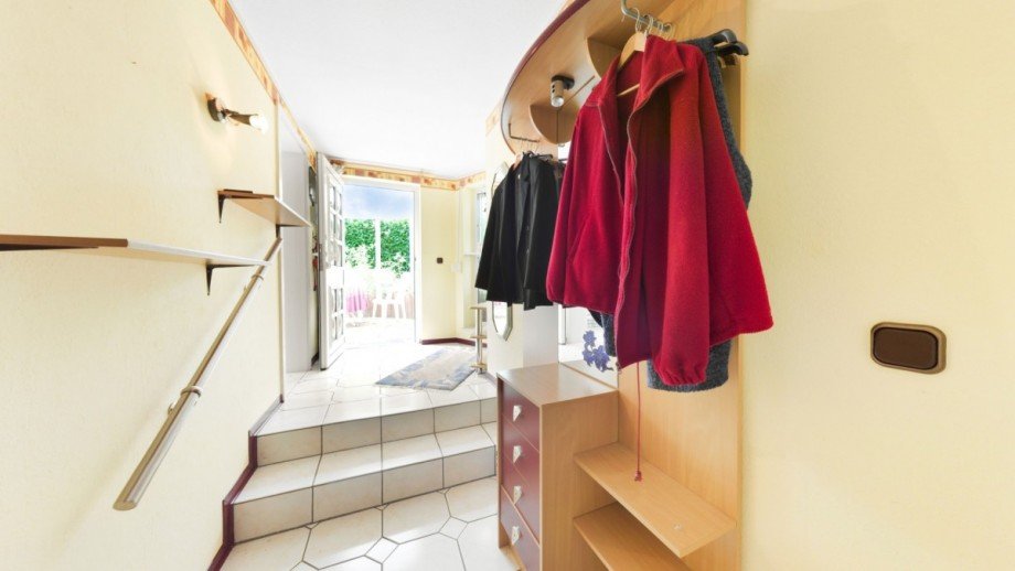 EG_Flur Zweifamilienhaus Pfaffen-Schwabenheim