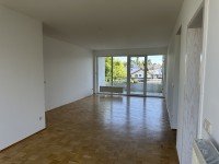 Bild (ba4631bb290861deda2eb748a023347e): Renovierte 3 - Zimmer Wohnung mit Balkon, Tageslichtbad und Garage
