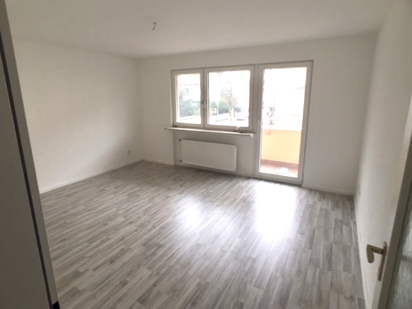 Wohnzimmer_mit_Balkon Etagenwohnung Frankfurt am Main