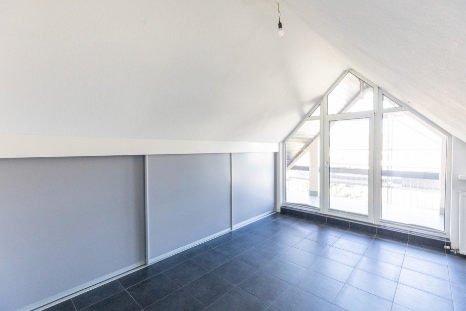 Schlafzimmer mit Loggia Etagenwohnung Oppenheim