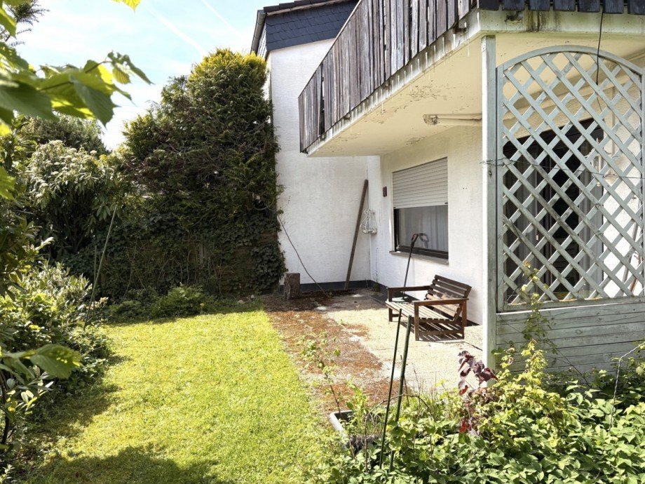 Terrasse u. Garten Doppelhaush�lfte Niedernhausen