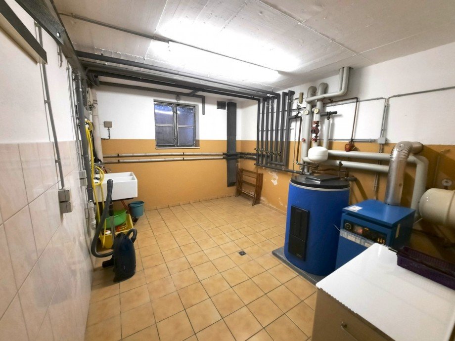 UG Heizungskeller Waschk�che Einfamilienhaus Kriftel