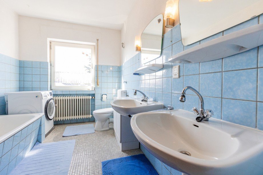 Ansicht Bad 1 Dachgeschosswohnung Bischofsheim