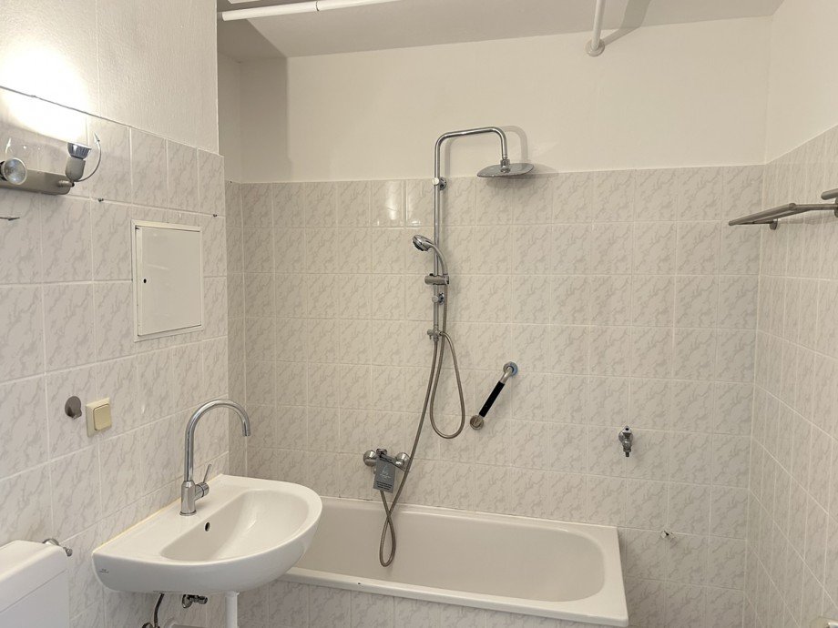 Wannenbad Etagenwohnung Niedernhausen