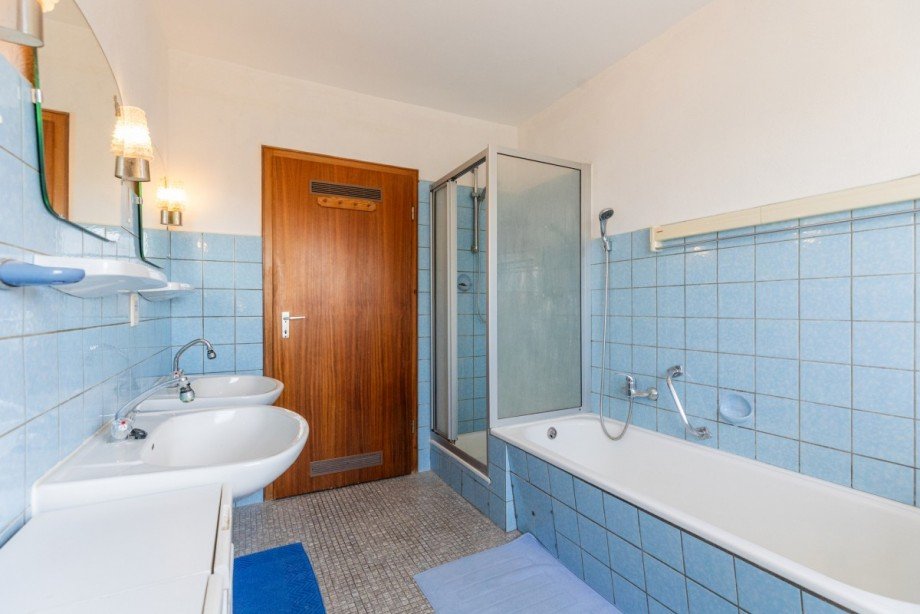 Ansicht Bad 2 Dachgeschosswohnung Bischofsheim