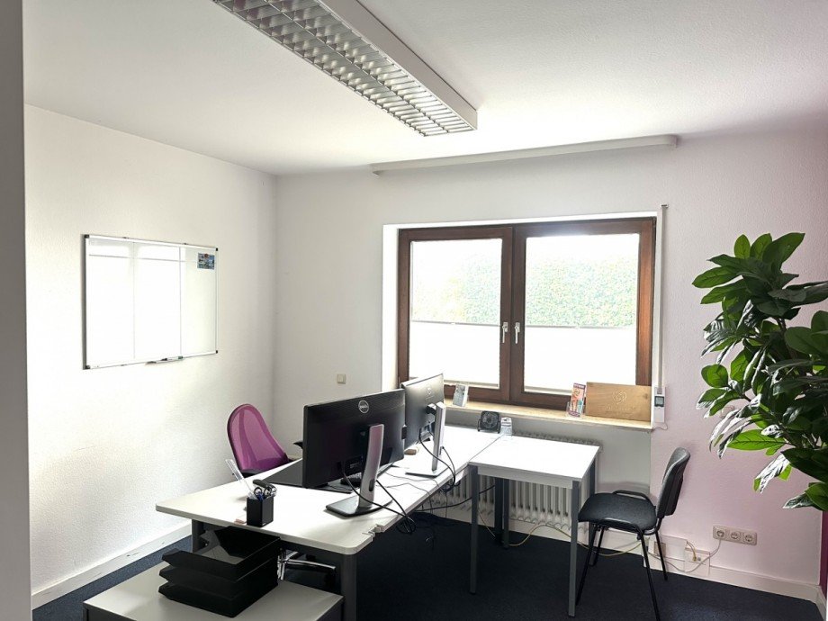 B�ro 4 B�rofl�che Kriftel