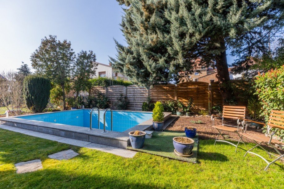 Pool Zweifamilienhaus Bischofsheim