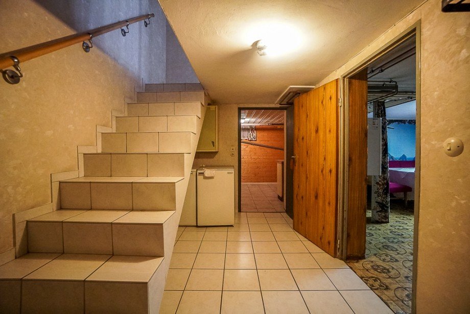 Haupthaus UG Flur Einfamilienhaus Mainz